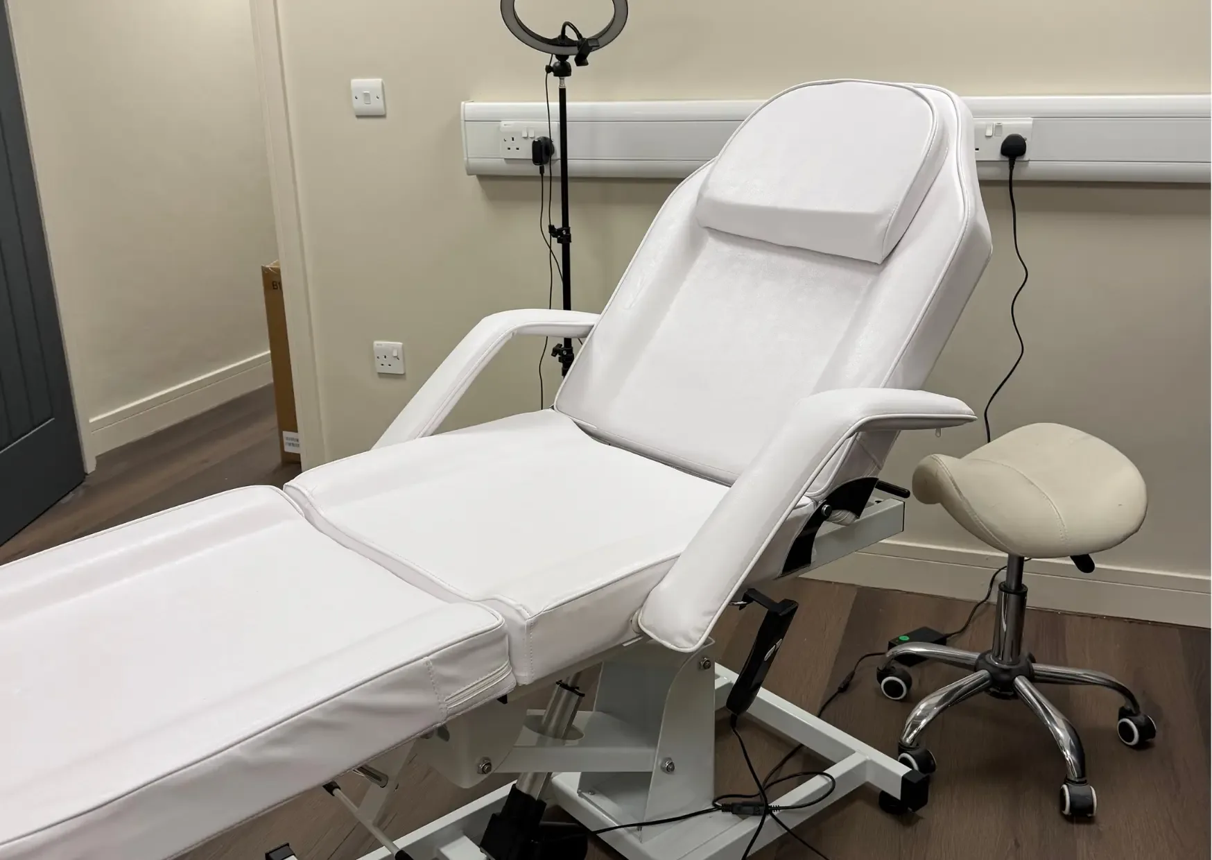 The Willow Room at The Wellness Lounge Leeds, a calm and private space for one-to-one sessions